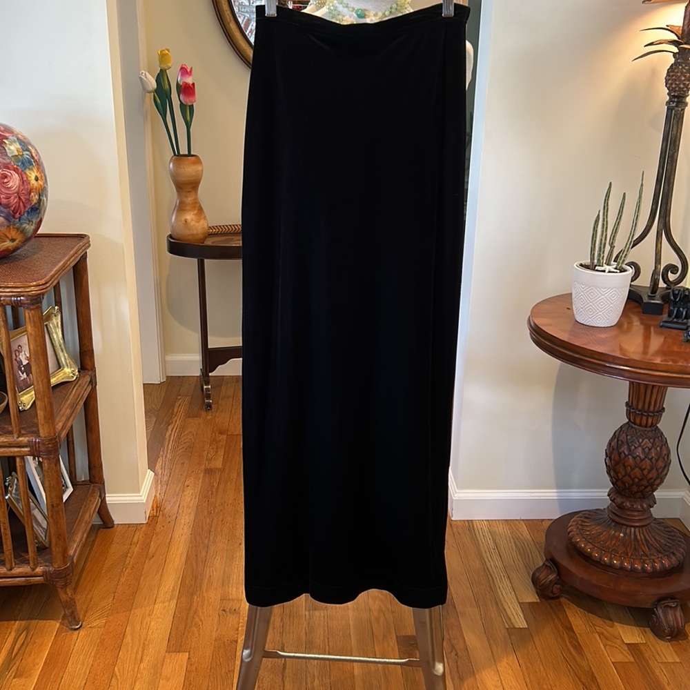 Tadashi Sz small velvet long black straight skirt slit on each side